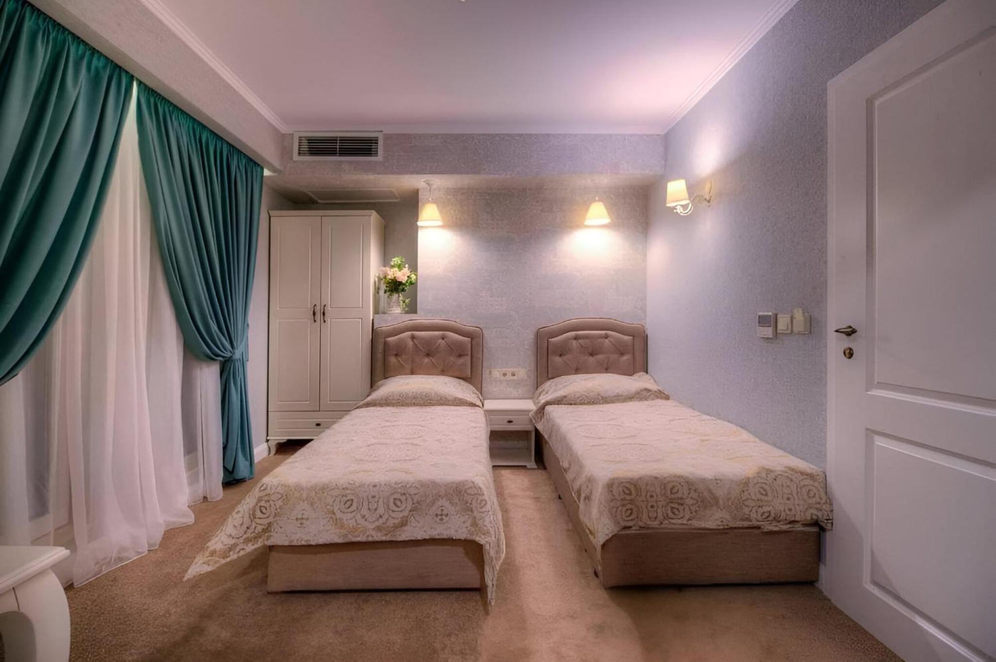 Family Hotel Agoncev Sofia Bagian luar foto
